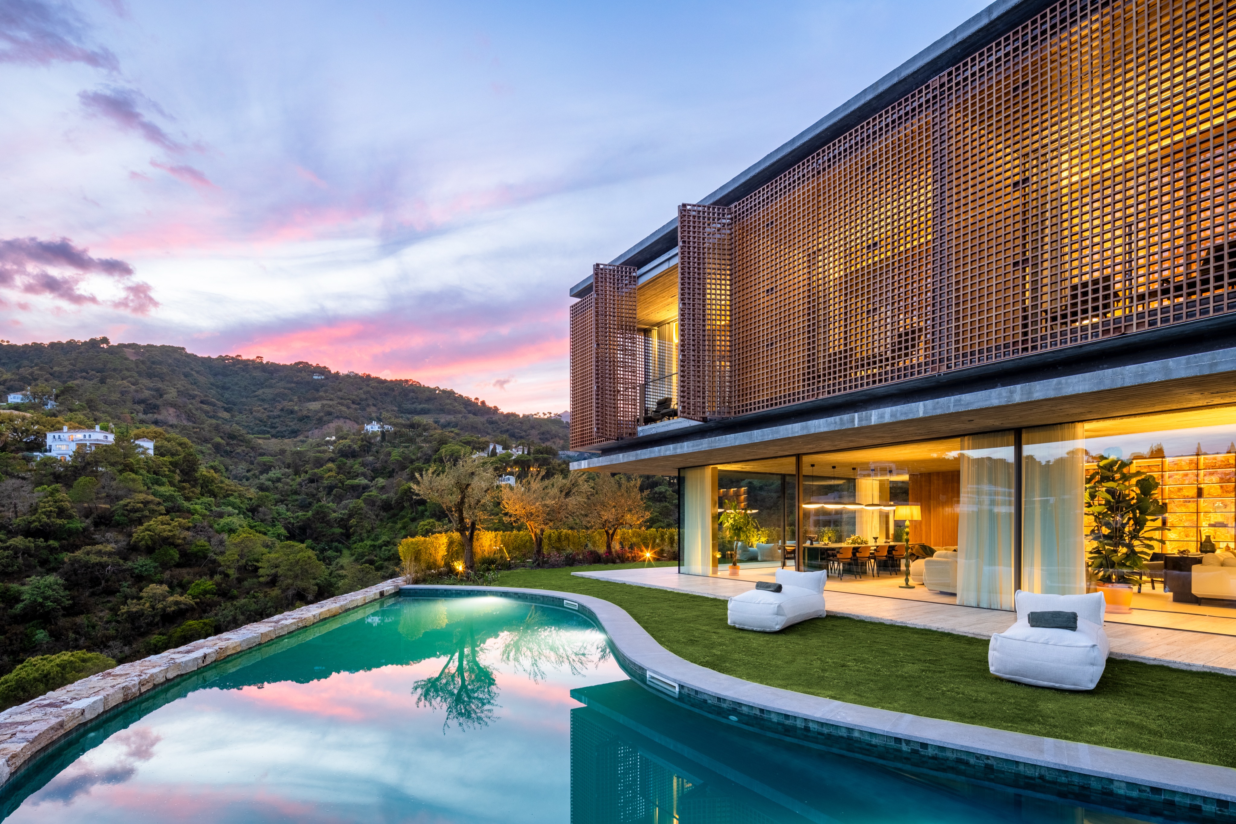 El Madroñal — Avant-garde villa
